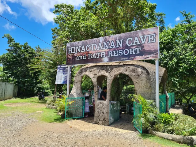 Hinagdanan Cave in Panglao