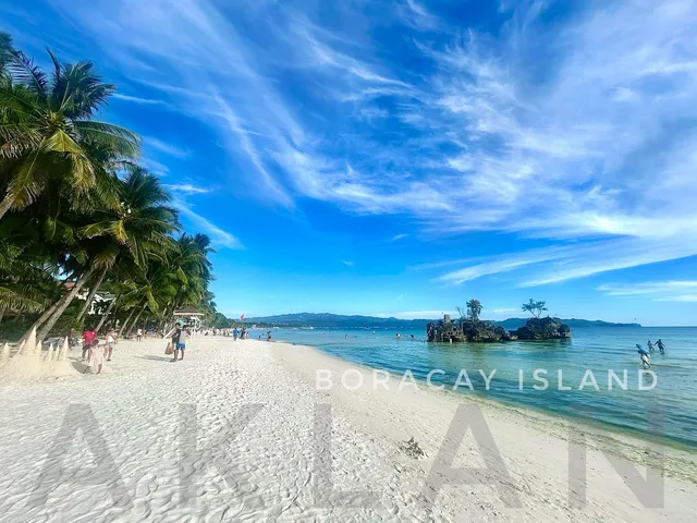 Willy's Rock in Boracay